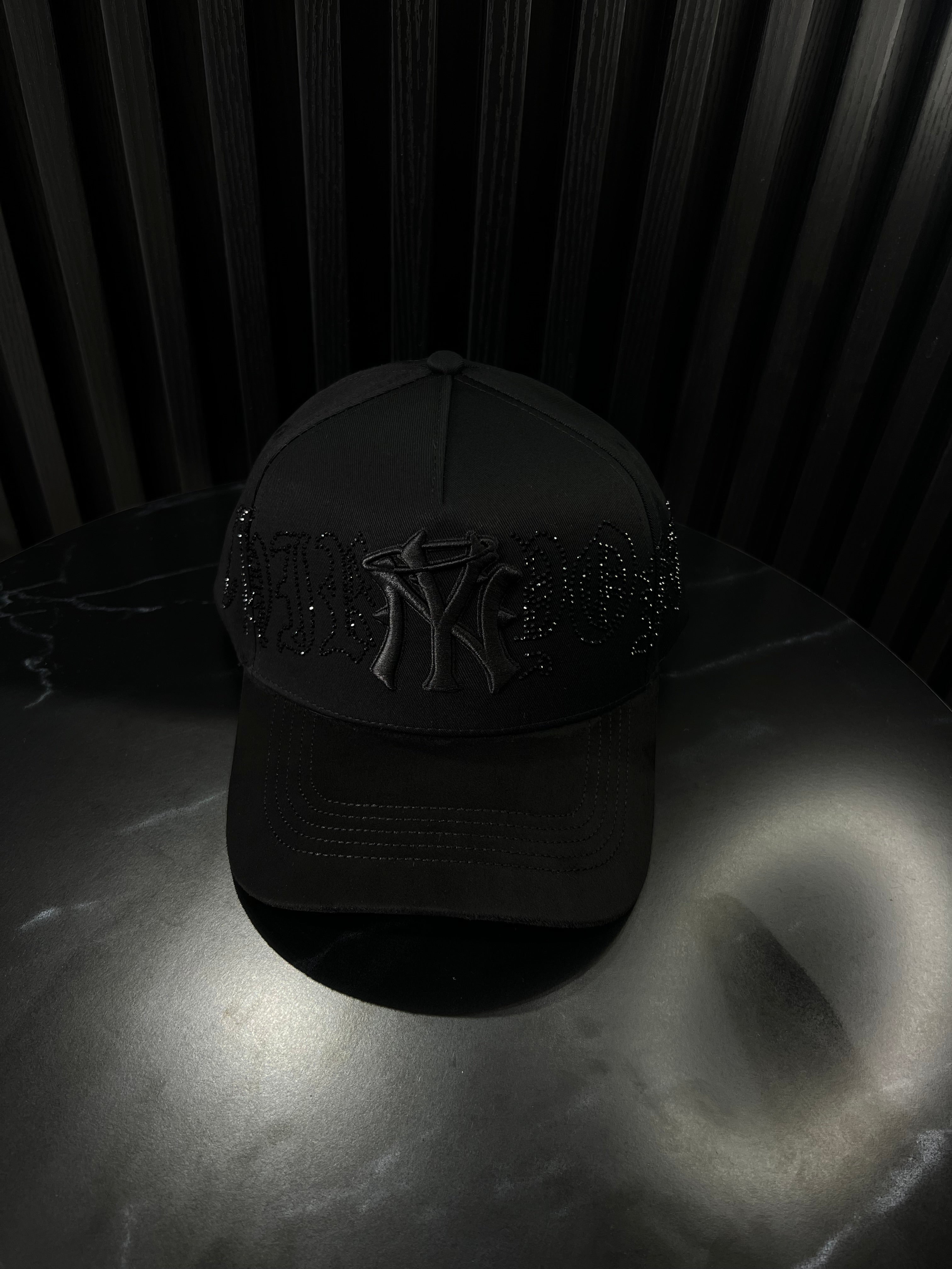 31 HATS NY CRYSTALS BLACK