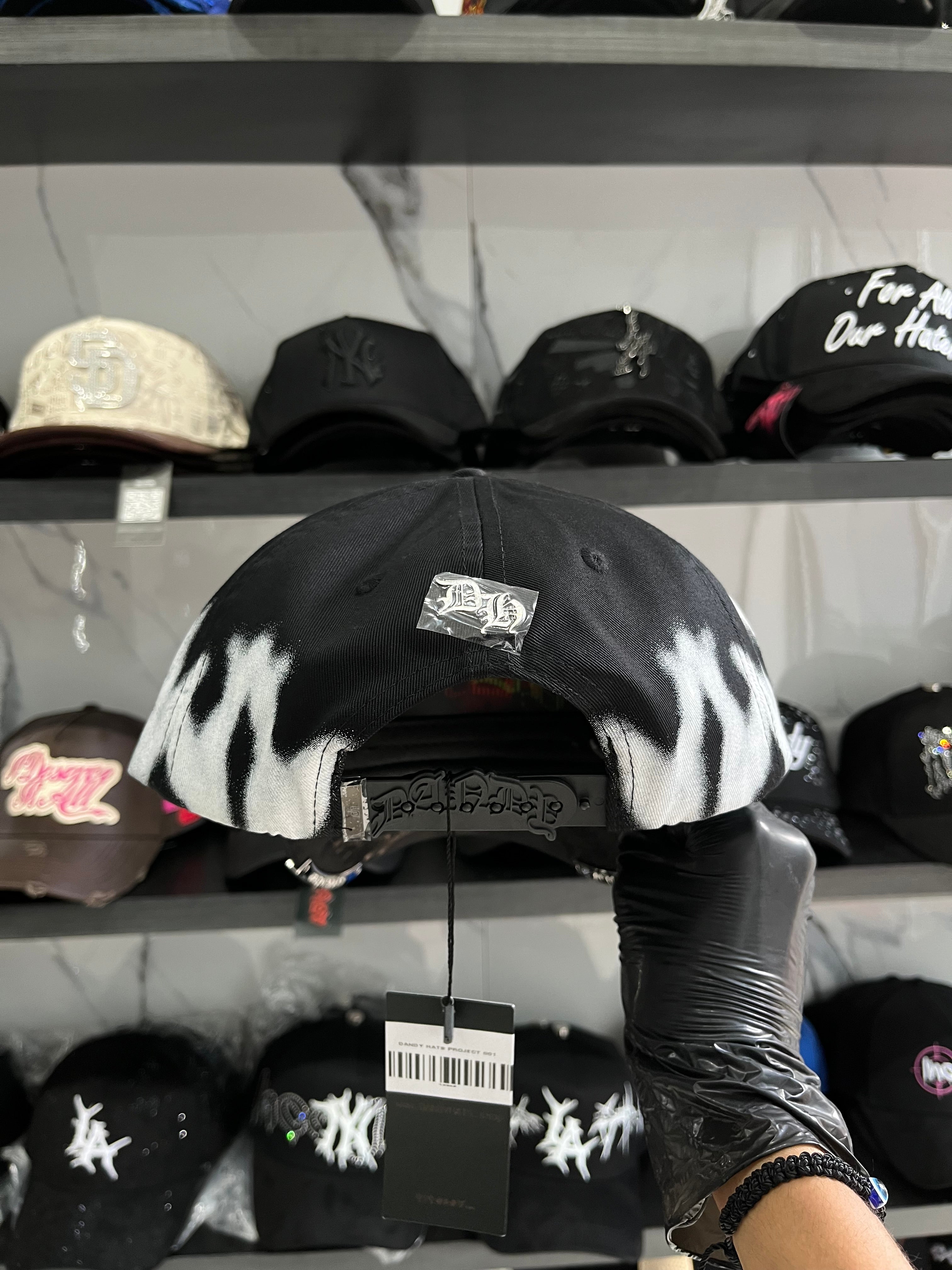 Dandy Hats Firmada x Tombochio y Ramón