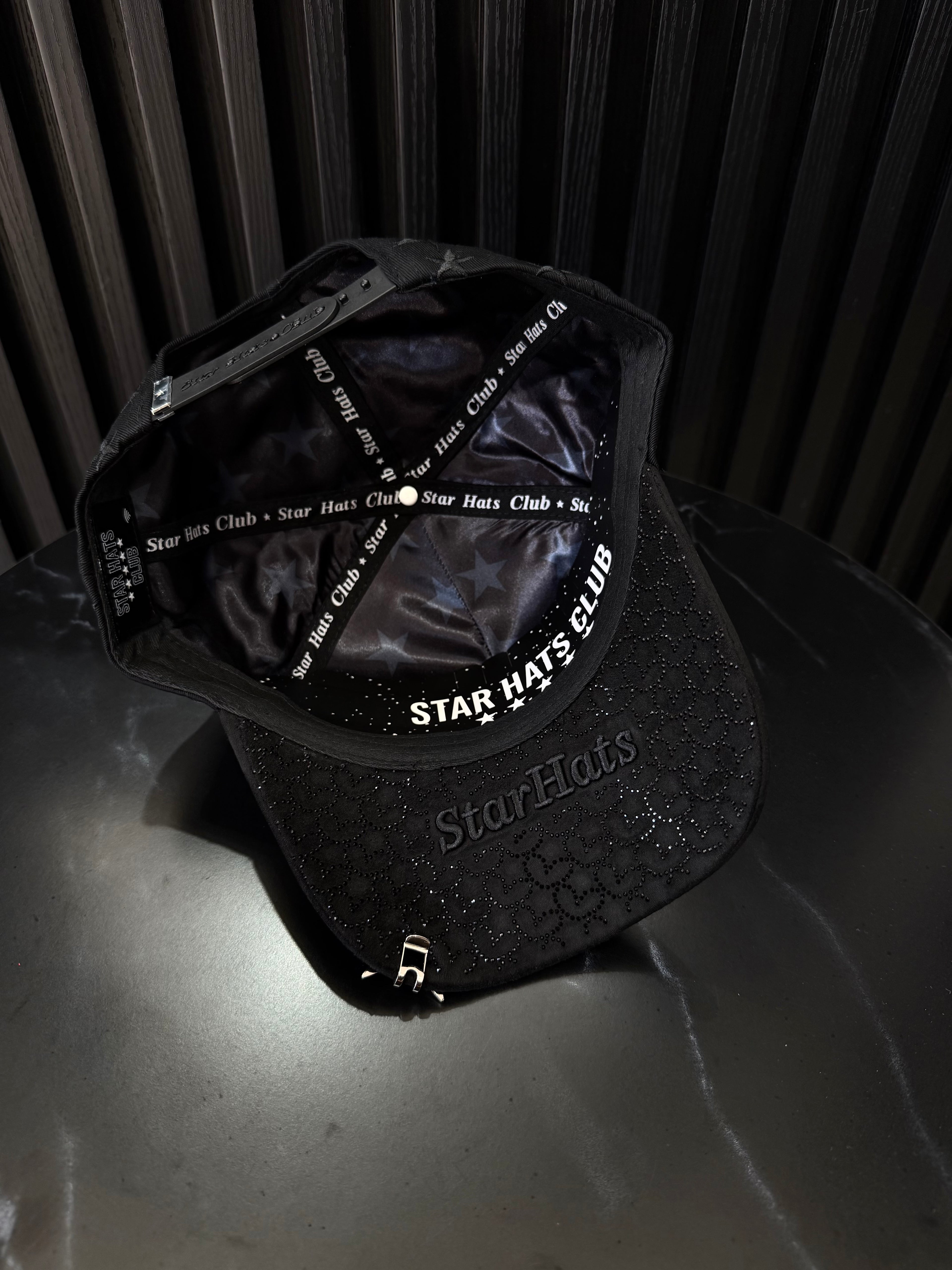 Star Hats “Total Black District”