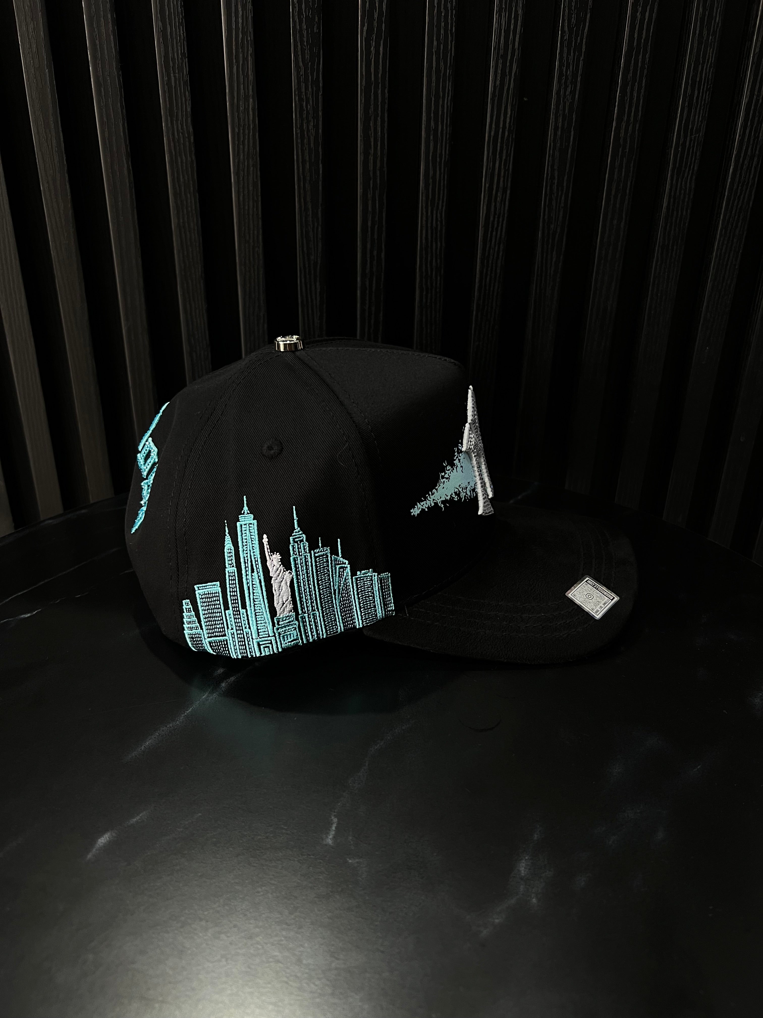 BIGG BOSS NY ESTATUA