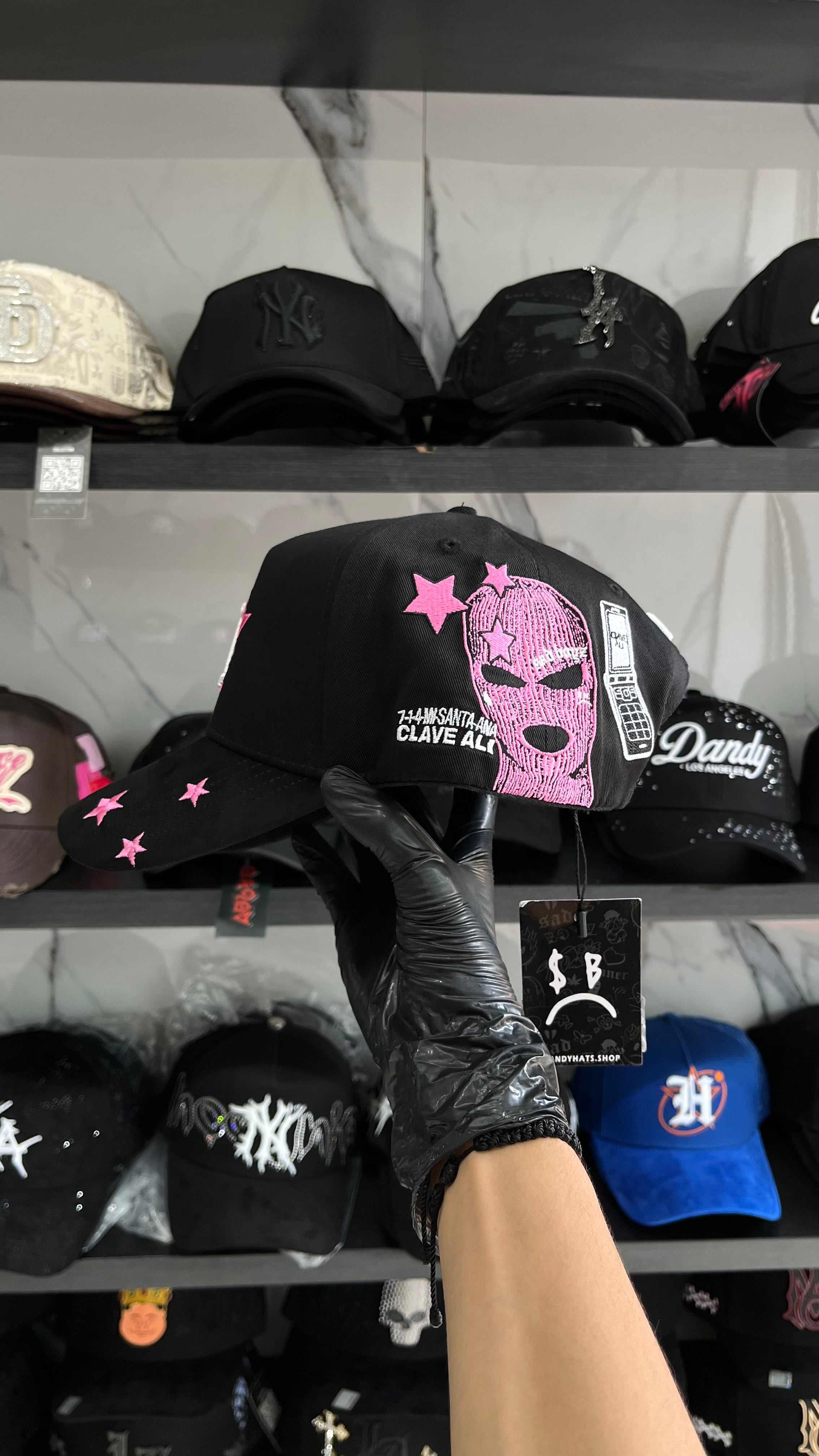 Dandy Hats Firmada x Tombochio