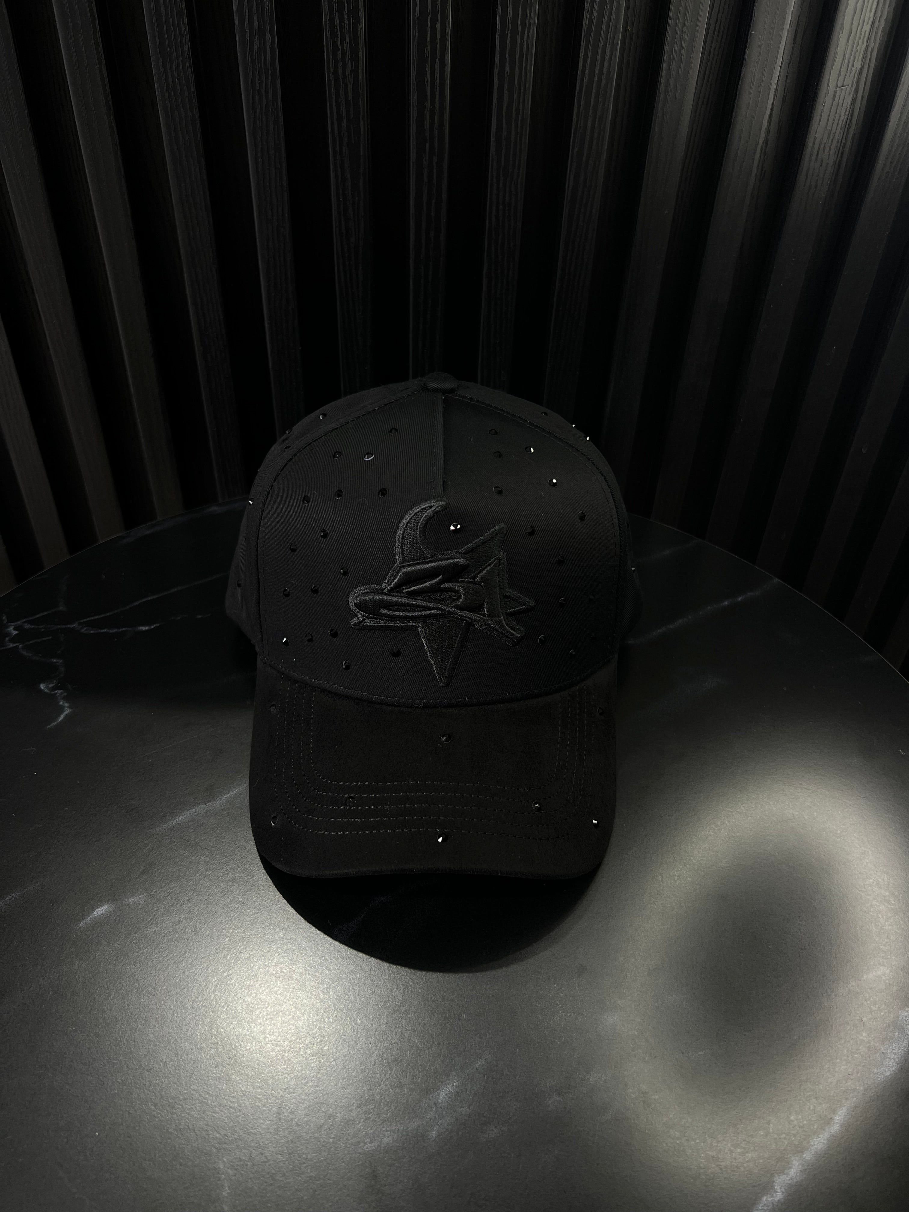 31 Hats BlackOut