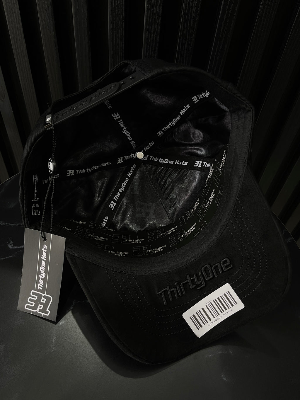 31 HATS NY CRYSTALS BLACK