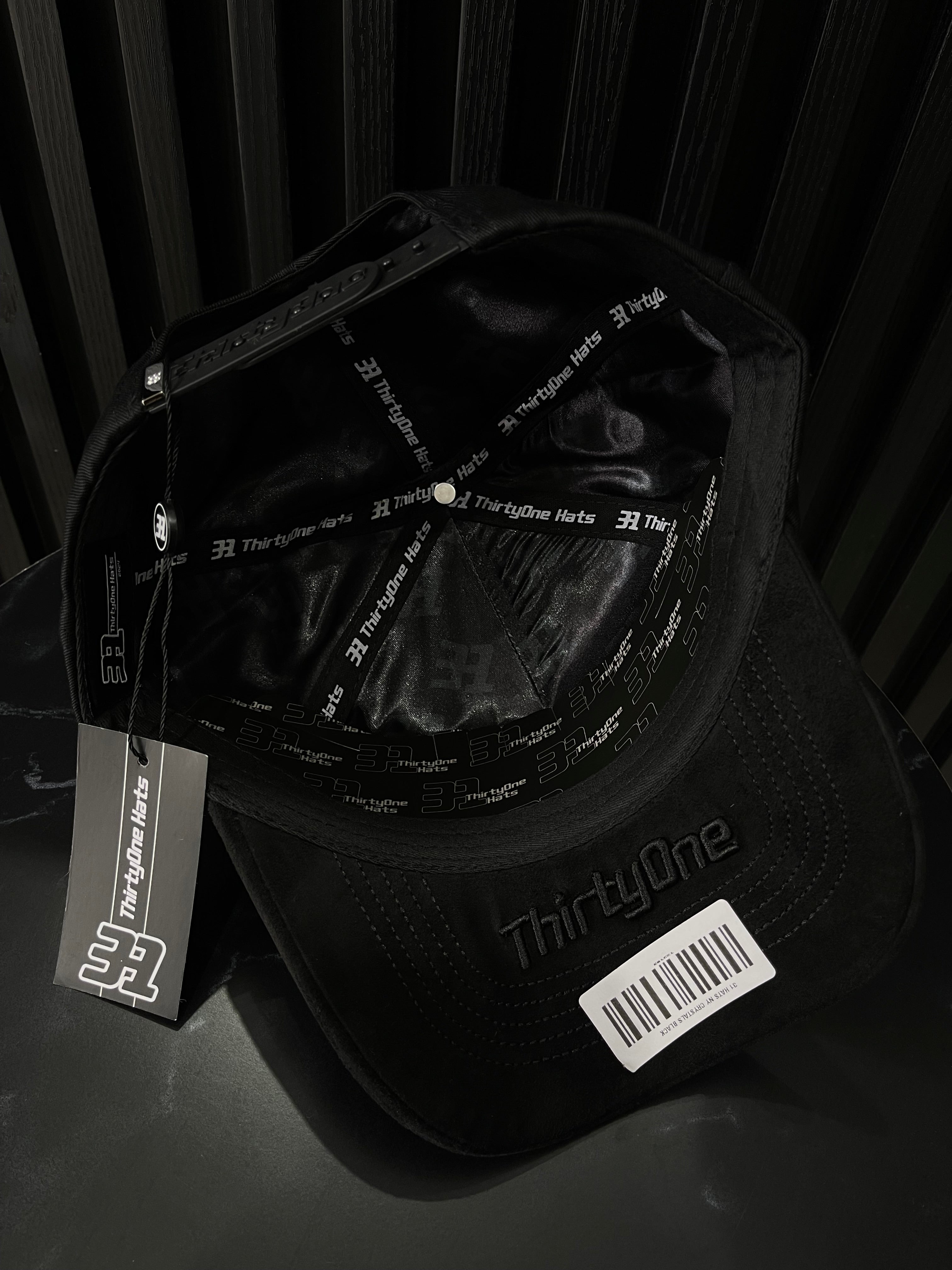 31 HATS NY CRYSTALS BLACK