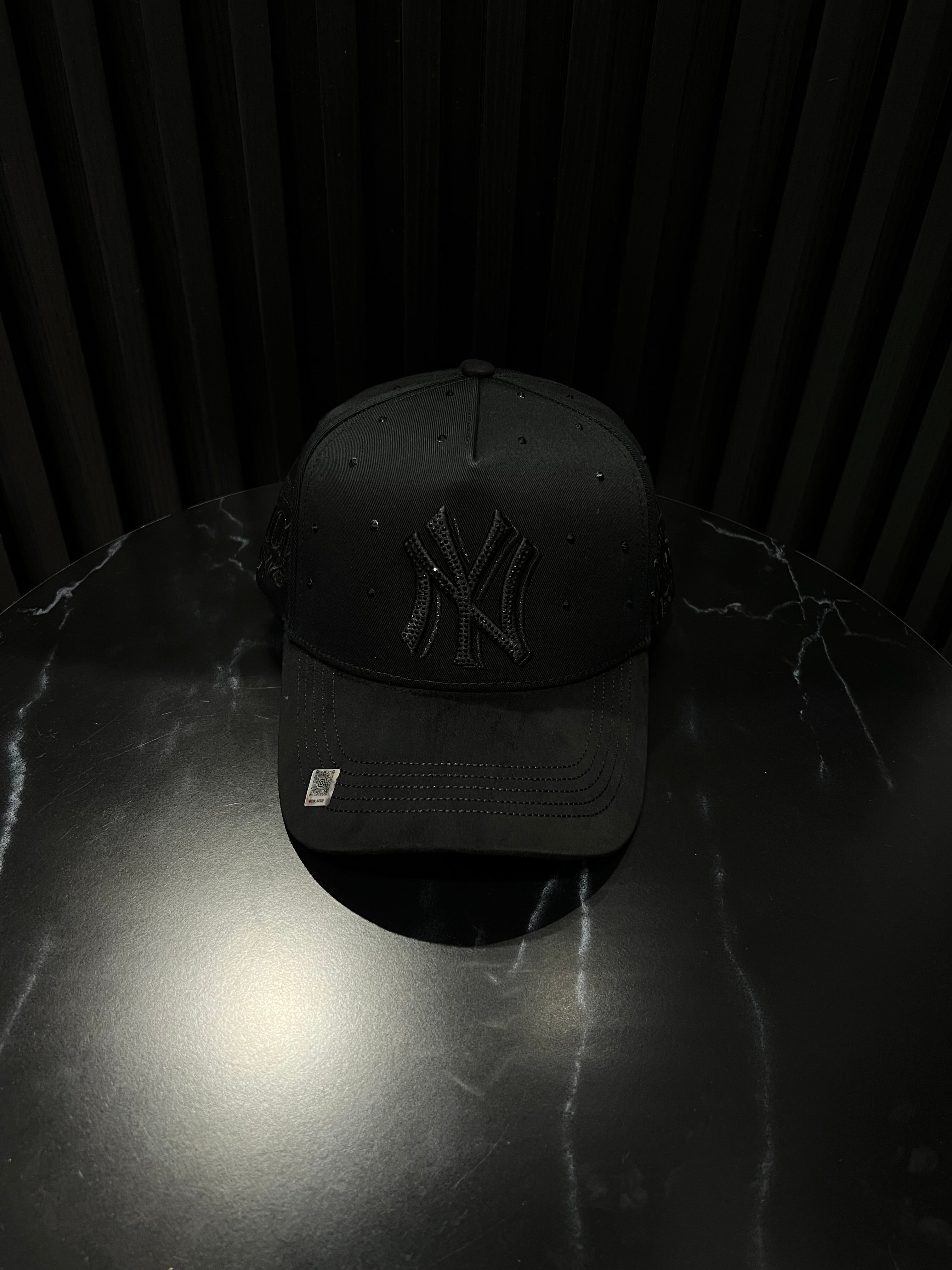 BIGG BOSS NY CRYSTAL BLACK