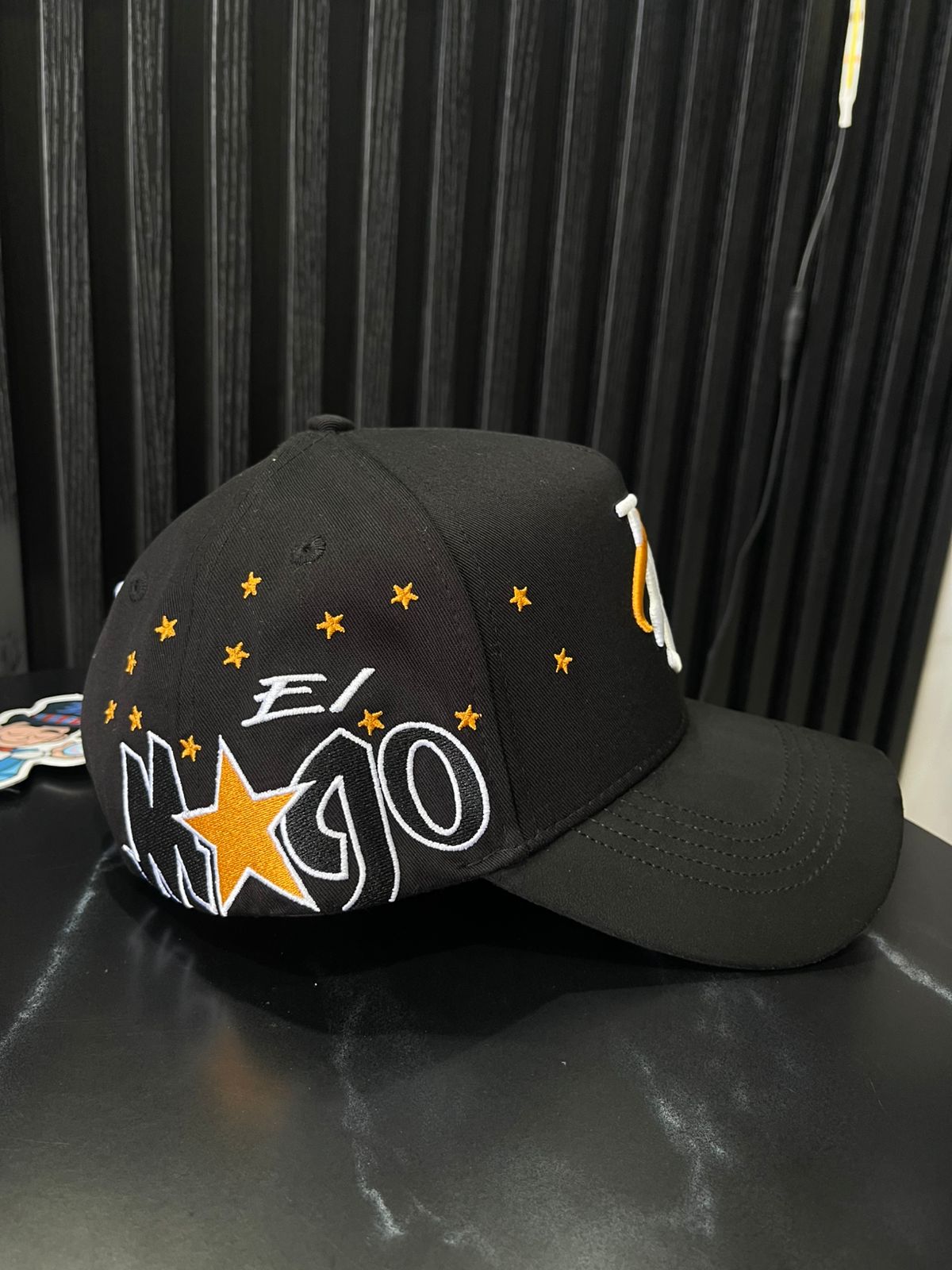 31 Hats x Mago Amarilla