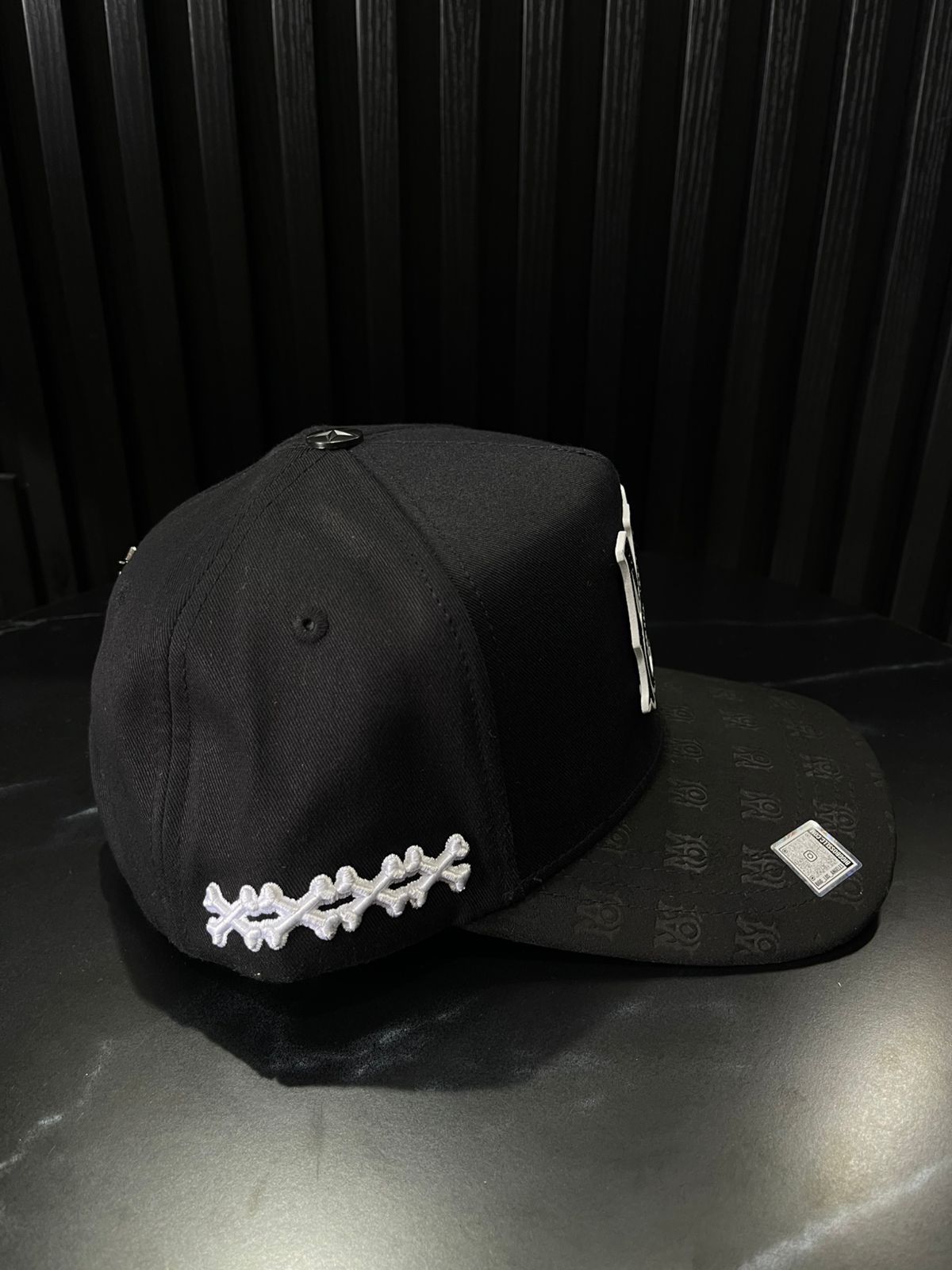Big Boss Amiri Blanca/Negra